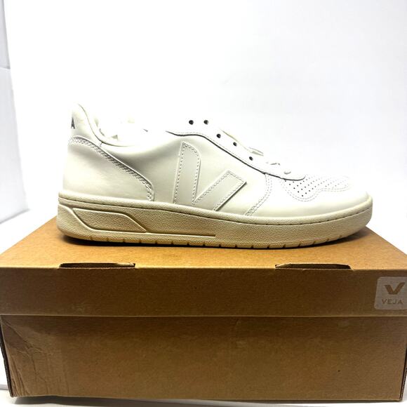 Veja Women's V-10 Sneakers in Extra White US Size 8 UK 39 New in Box - Picture 5 of 6